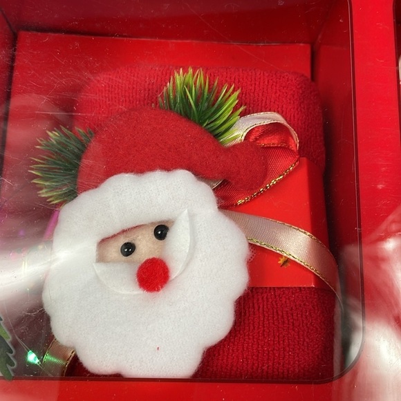 NIB Christmas Holiday Gift Set Mug and Hand Towel White Elephant - Picture 3 of 6